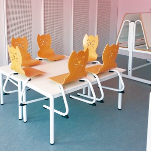 TOON CAT BOSTON TABLES MATERNELLES CHEVALET