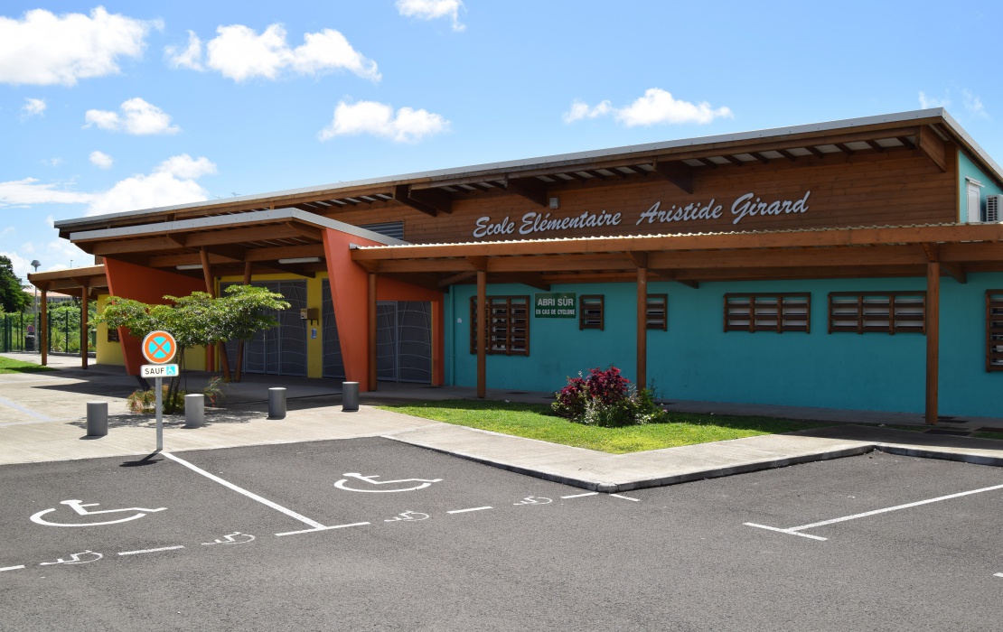 20c. ECOLE ARISTIDE GIRARD AU MOULE .JPG